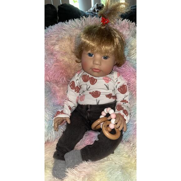 Paradise Galleries Reborn Baby Girl Doll + Accessories - Picture 1 of 10